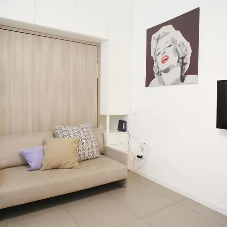 Boutique Home Duomo E Universita Bocconi Milan Exterior photo