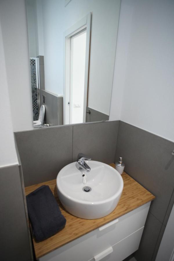 Boutique Duomo E Universita Bocconi Apartamento *